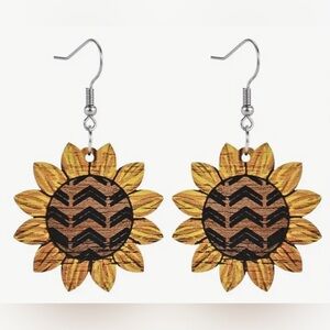 NEW Retro Black and Yellow Sunflower Wooden Drop Earrings
